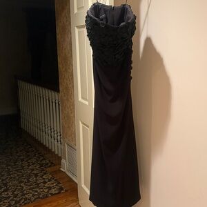 Elegant Black Strapless Floral Dress